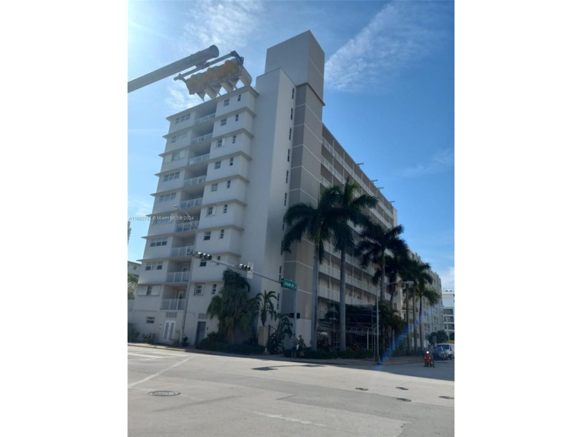 Very nice 3 bedroom 2 baths in amazing location. 1 assigned - Beach Condo for sale in Miami Beach, Florida on Beachhouse.com