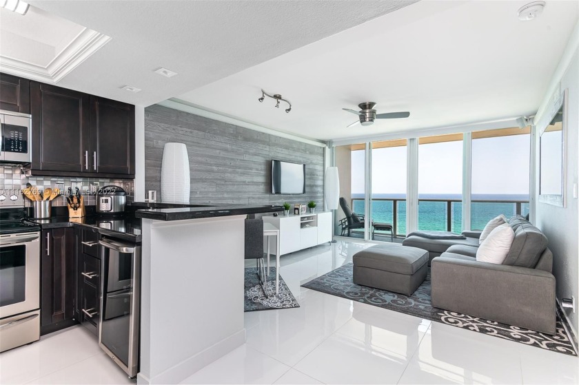 WOW WOW WOW THE VIEW!!!   IF YOU ARE LOOKING FOR A WORRY FREE - Beach Condo for sale in Deerfield Beach, Florida on Beachhouse.com
