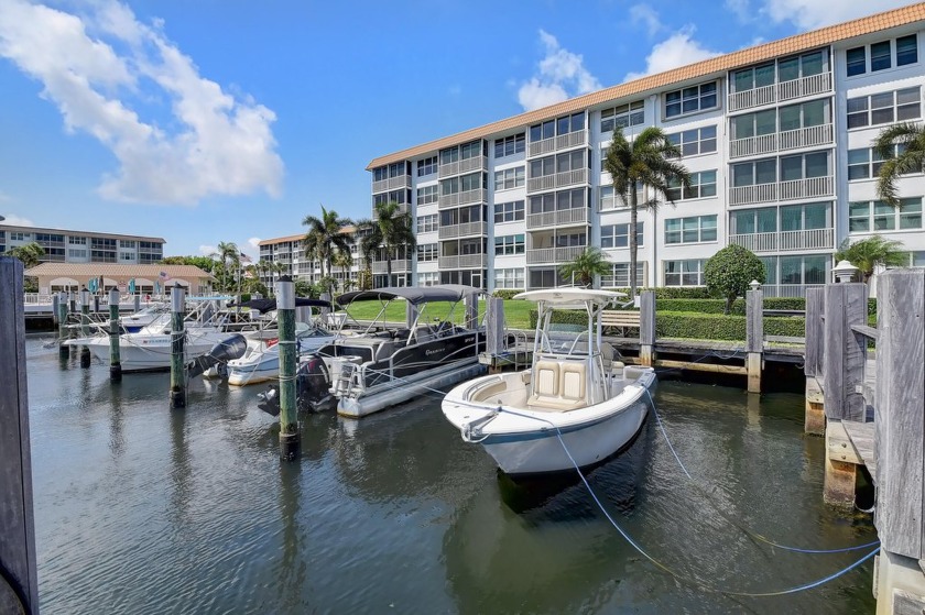 Boaters Dream! Bright and spacious 2 bedroom 2 bath condo close - Beach Condo for sale in Delray Beach, Florida on Beachhouse.com