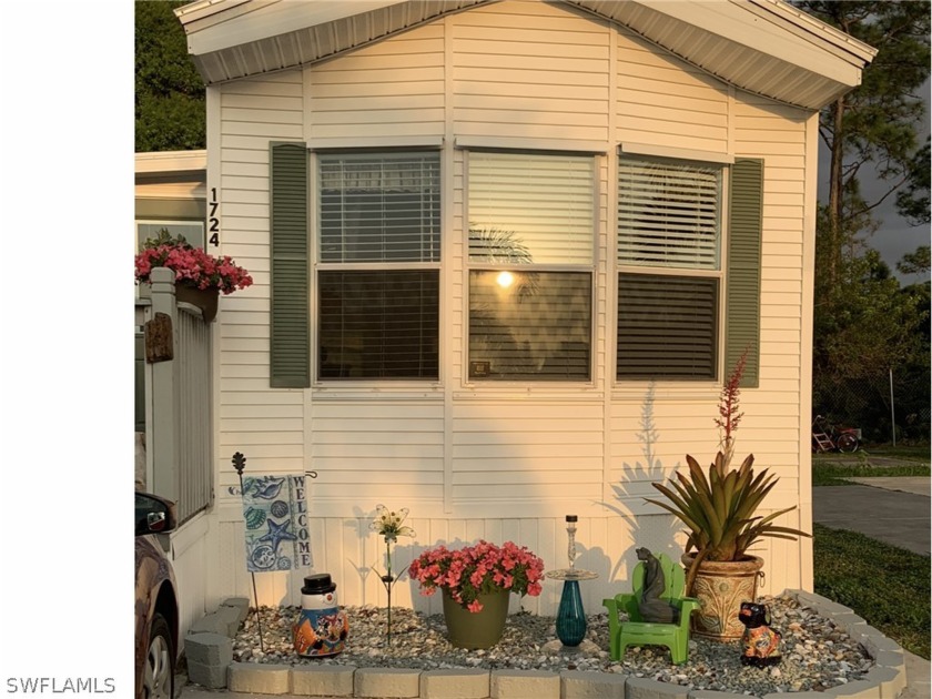 YOU WILL LOVE this beautifully maintained 2006 Chariot Park - Beach Home for sale in Punta Gorda, Florida on Beachhouse.com