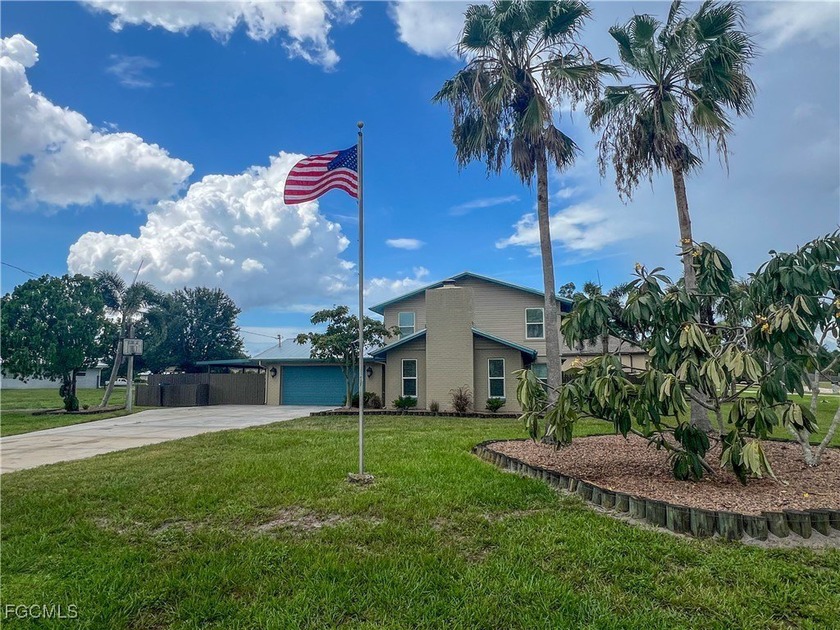 PRICED TO SELL! THIS HOME IS PERFECT FOR ALL YOUR TOYS! This - Beach Home for sale in North Fort Myers, Florida on Beachhouse.com