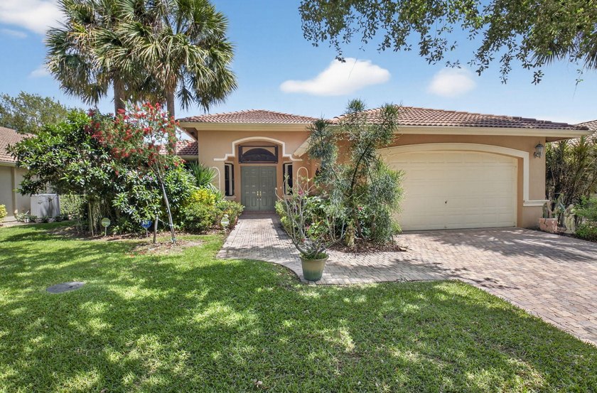 PRICED TO SELL!! Welcome to this exceptional lakeview oasis - Beach Home for sale in Boynton Beach, Florida on Beachhouse.com