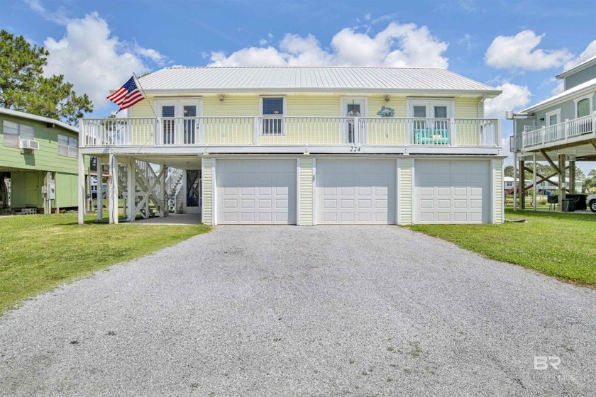 Welcome to your dream home or home away from home in beautiful - Beach Home for sale in Gulf Shores, Alabama on Beachhouse.com