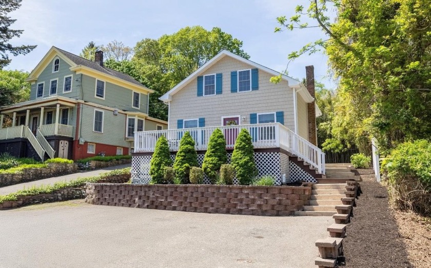 Stunning completely updated 3 bedroom, 2 full bathroom home - Beach Home for sale in Port Jefferson, New York on Beachhouse.com