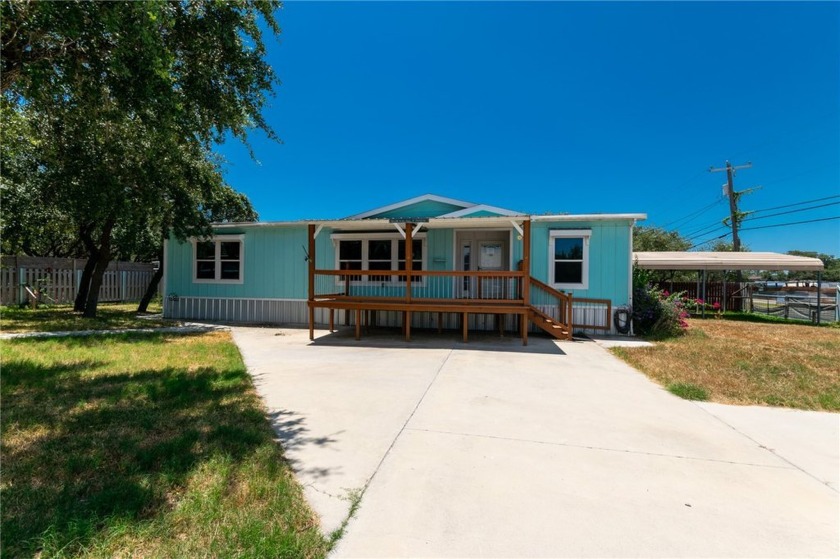Welcome to your Rockport retreat! This 3-bedroom, 2-bathroom - Beach Home for sale in Rockport, Texas on Beachhouse.com