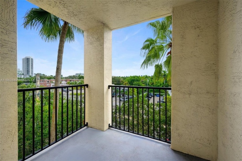 THIS3/2 IS BEAUTIFUL AND WILL SATISFY ALL OF YOUR NEEDS. WASHER - Beach Condo for sale in Fort Lauderdale, Florida on Beachhouse.com