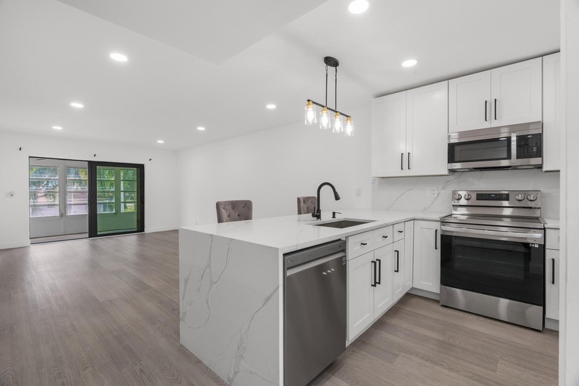 Beautifully renovated 2 bedroom 2 bath condo in the desirable - Beach Condo for sale in Delray Beach, Florida on Beachhouse.com