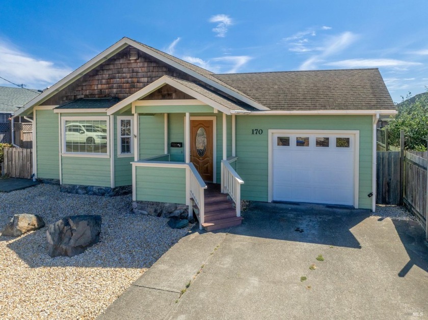 Pristine, move-in ready 3/2 home built in 2008, located within - Beach Home for sale in Fort Bragg, California on Beachhouse.com