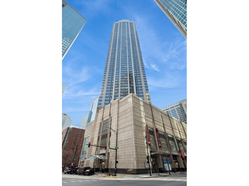 Stunning views of lake and city abound in this 47th floor corner - Beach Home for sale in Chicago, Illinois on Beachhouse.com