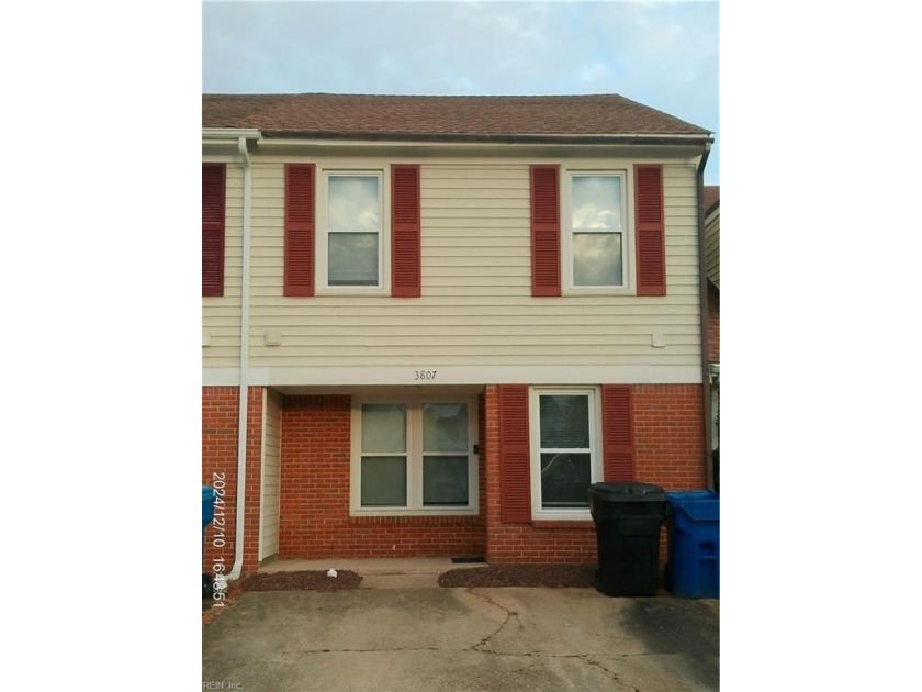 Newer vinyl windows and recent architectural shingled roof - Beach Home for sale in Virginia Beach, Virginia on Beachhouse.com