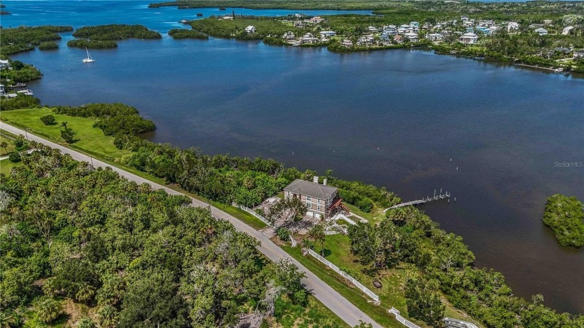 Welcome to Mariner's Retreat, a rare Old Florida waterfront - Beach Home for sale in Terra Ceia, Florida on Beachhouse.com