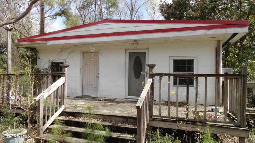 Very unusual property! The list price includes a 2 bedroom home - Beach Home for sale in Havelock, North Carolina on Beachhouse.com