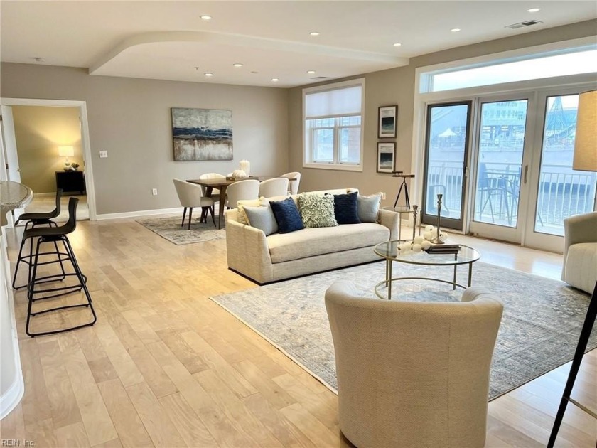 Luxury Downtown condo on gated pier offers gorgeous southwest - Beach Home for sale in Norfolk, Virginia on Beachhouse.com