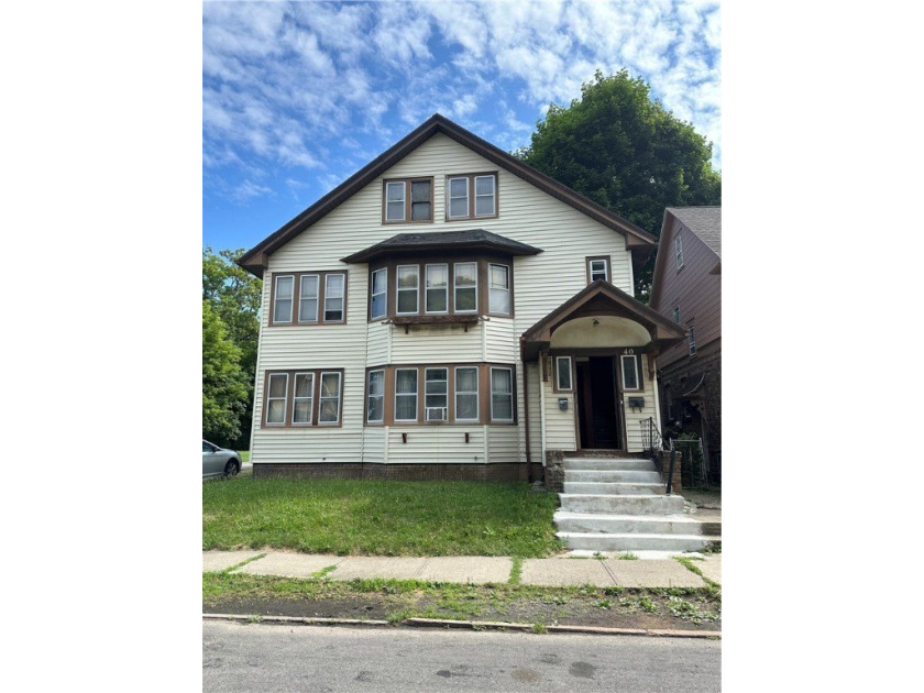 Welcome to 40 Beach St! This large lot contains two homes; a six - Beach Home for sale in Rochester, New York on Beachhouse.com