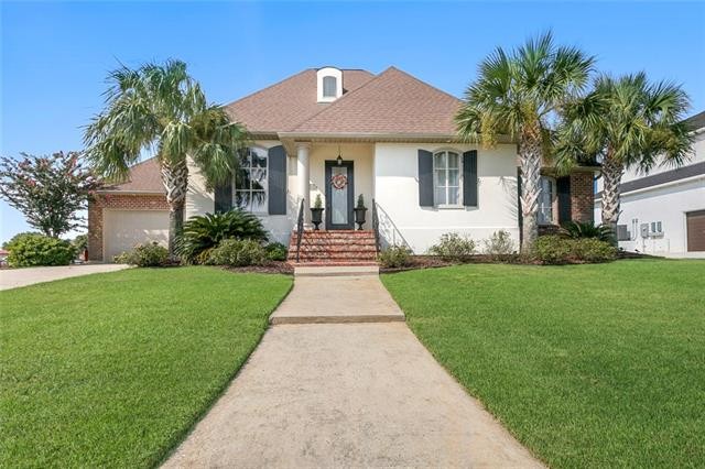 Spectacular waterfront living in private gated neighborhood - Beach Home for sale in Slidell, Louisiana on Beachhouse.com