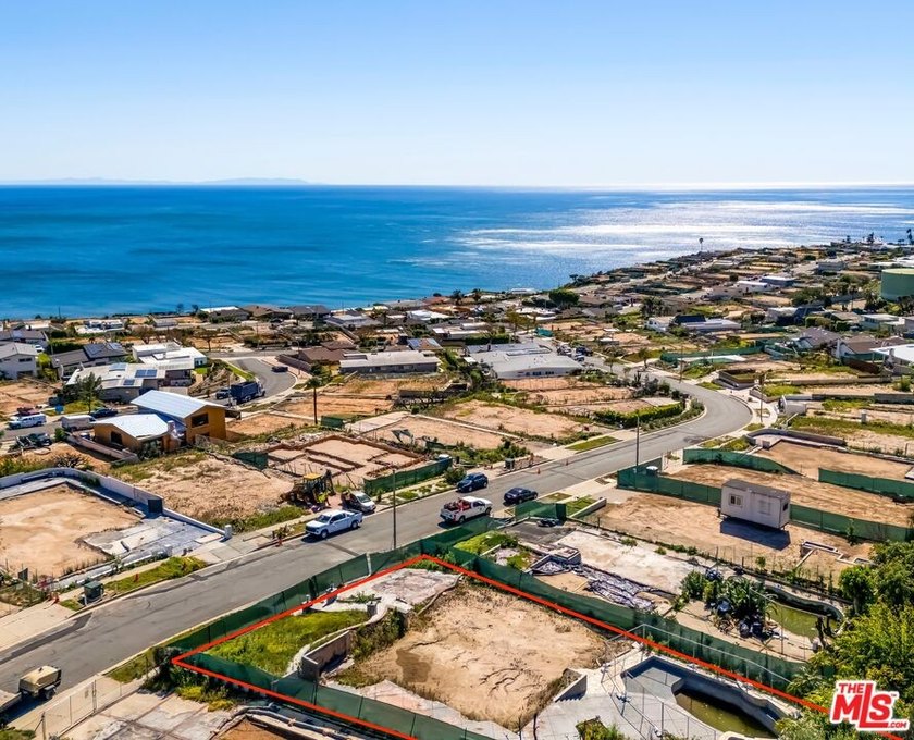 An exceptional opportunity to build a custom coastal residence - Beach Lot for sale in Malibu, California on Beachhouse.com
