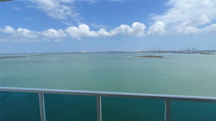 Enjoy stunning unobstructed panoramic bay views from spacious - Beach Condo for sale in Miami, Florida on Beachhouse.com