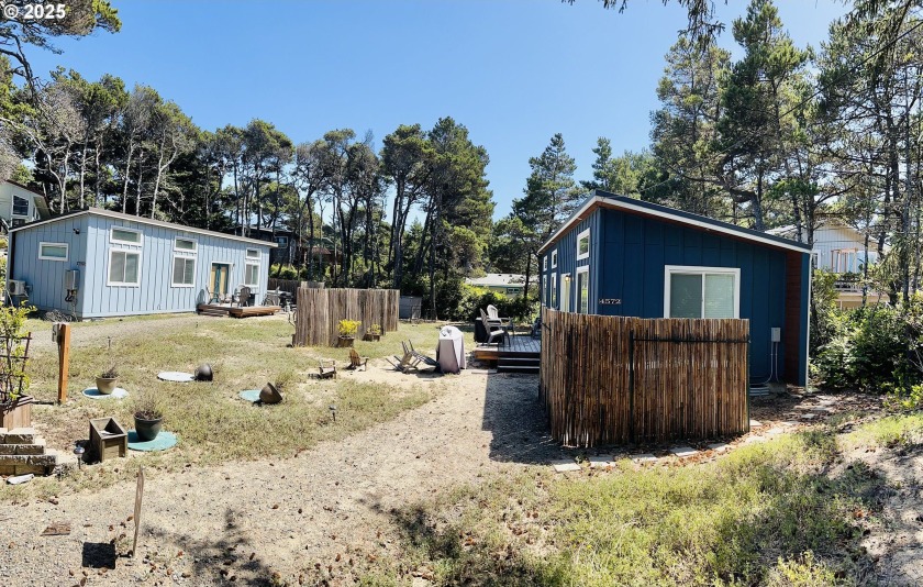 NEW in 2023, 2 Beautifully crafted homes located at the top of a - Beach Home for sale in Florence, Oregon on Beachhouse.com