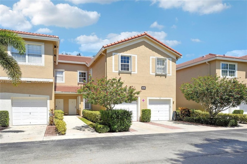 Upscale Tequesta Living Just Minutes from the Beach! Discover - Beach Condo for sale in Tequesta, Florida on Beachhouse.com