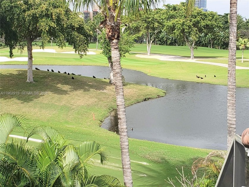 ?In the heart of Aventura, this two story townhome *treehouse* - Beach Condo for sale in Aventura, Florida on Beachhouse.com