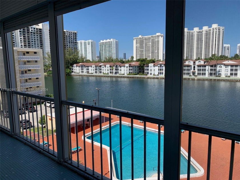 NEW PRICE ADJUSTMENT.    LANAI APARTMENT, ONE BEDROOM, ONE - Beach Condo for sale in Aventura, Florida on Beachhouse.com