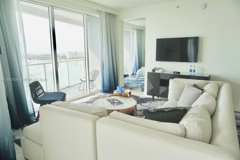 This fully furnished condo-hotel apartment offers the perfect - Beach Condo for sale in Fort Lauderdale, Florida on Beachhouse.com