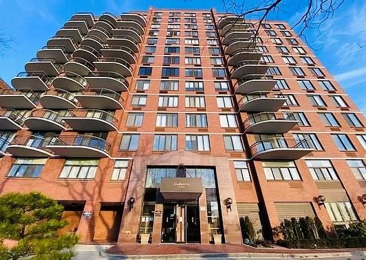 Welcome to Seabreeze Plaza Luxury Condominiums. Rare finding - Beach Condo for sale in Brooklyn, New York on Beachhouse.com