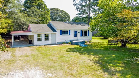 Welcome to this charming 2-bedroom, 1.5-bath home nestled in a - Beach Home for sale in Edenton, North Carolina on Beachhouse.com