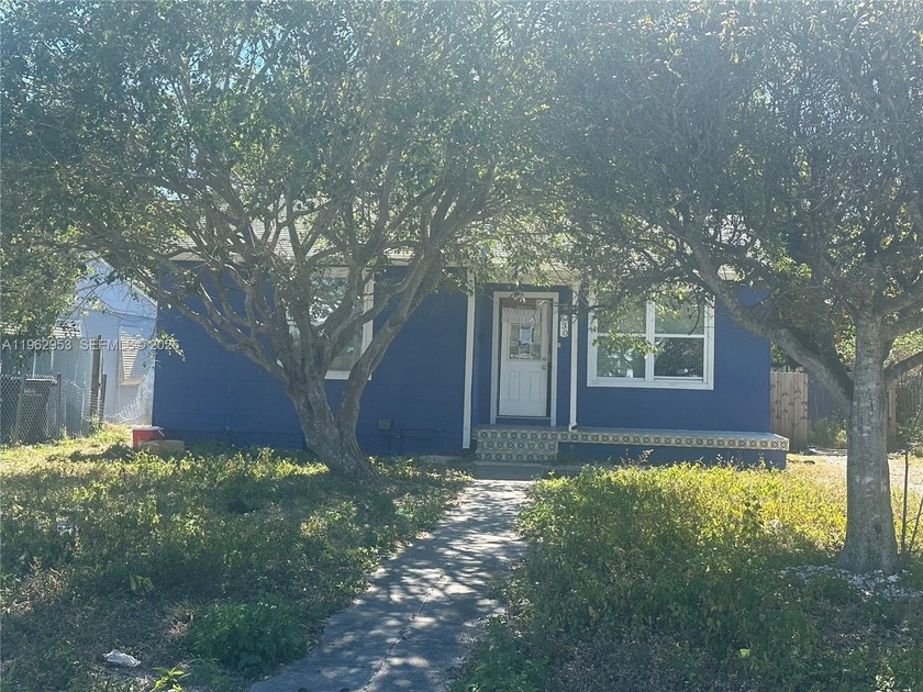 ***NO Interior access, occupied property. Do NOT disturb - Beach Home for sale in West Palm Beach, Florida on Beachhouse.com