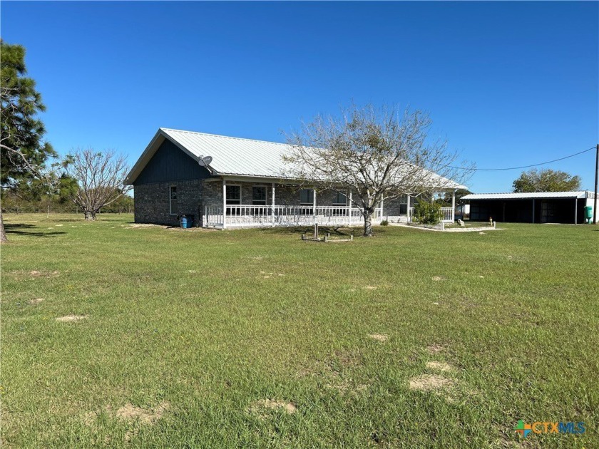 Welcome to 63 Kellie Lane!!  This property offers the luxury of - Beach Home for sale in Seadrift, Texas on Beachhouse.com