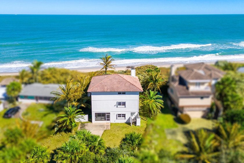 OCEANFRONT- NO HOA- ALL OFFERS ENCOURAGED! Located in desirable - Beach Home for sale in Melbourne Beach, Florida on Beachhouse.com