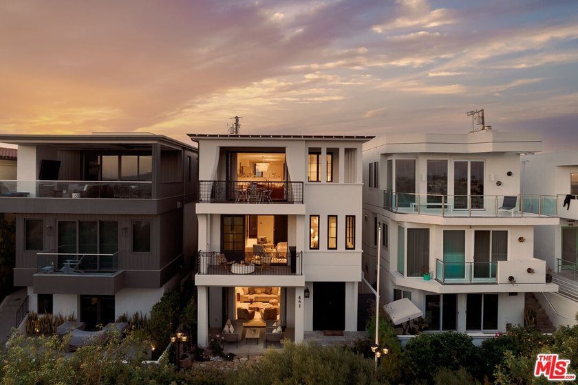 Framed by a beautifully manicured rose garden welcoming you to - Beach Home for sale in Manhattan Beach, California on Beachhouse.com