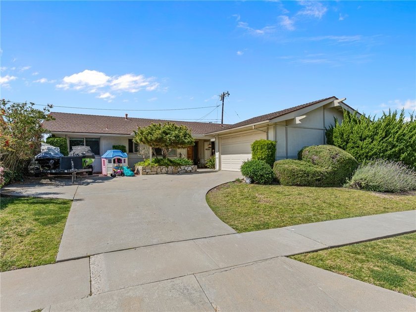 Spacious single-level and light-filled home on a peaceful block! - Beach Home for sale in Rancho Palos Verdes, California on Beachhouse.com