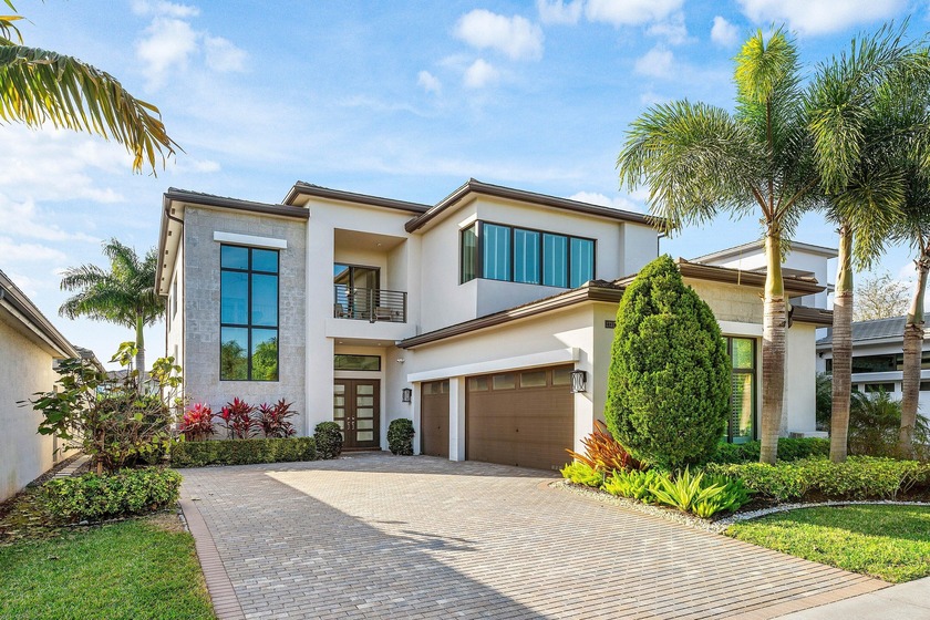 This exquisite home effortlessly blends sophistication with - Beach Home for sale in Boca Raton, Florida on Beachhouse.com