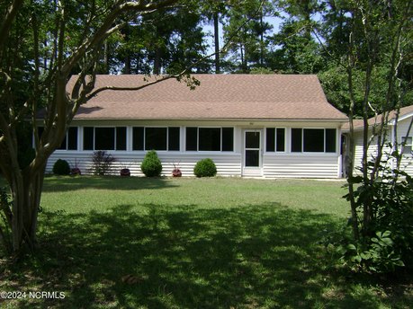 This home is ready to move in. New roof and windows in 2017 - Beach Home for sale in Edenton, North Carolina on Beachhouse.com