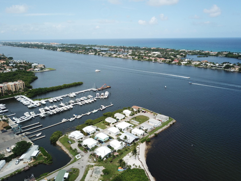 This is your last chance to live on the intracoastal at a - Beach Home for sale in Hypoluxo, Florida on Beachhouse.com
