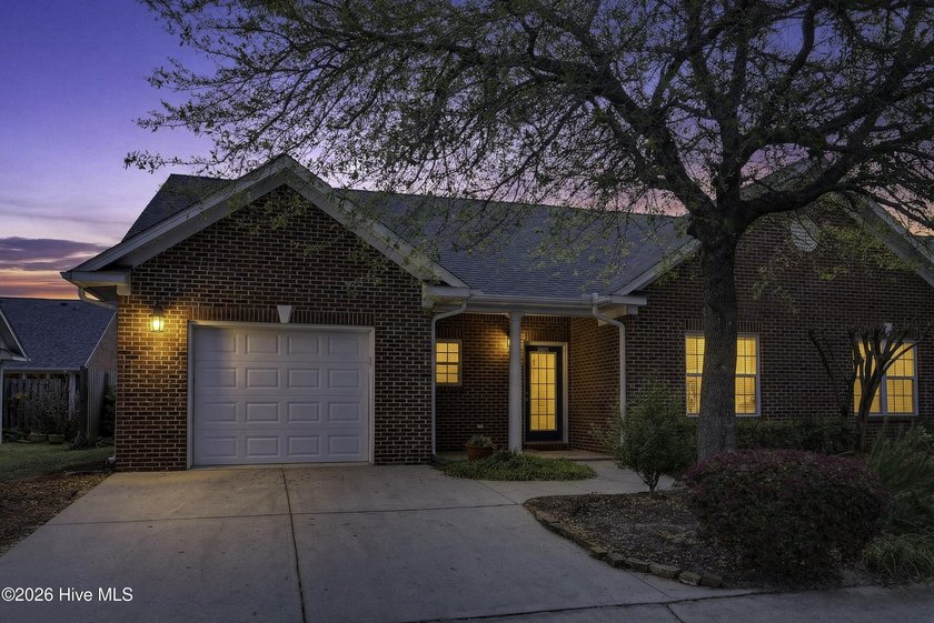 Welcome to 6025 Banded Tulip Drive in the desirable Townes at - Beach Townhome/Townhouse for sale in Wilmington, North Carolina on Beachhouse.com
