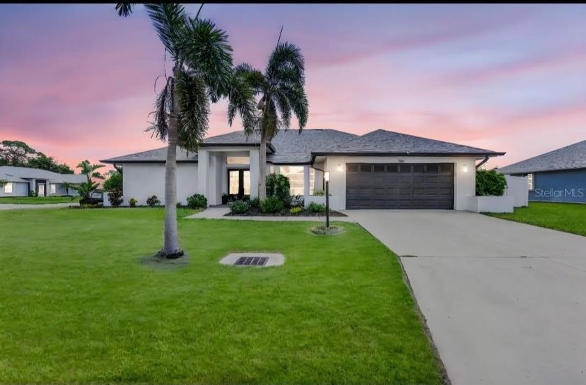 LARGE PRICE REDUCTION - PRICED TO SELL! LOWEST PRICED HOA in - Beach Home for sale in Venice, Florida on Beachhouse.com
