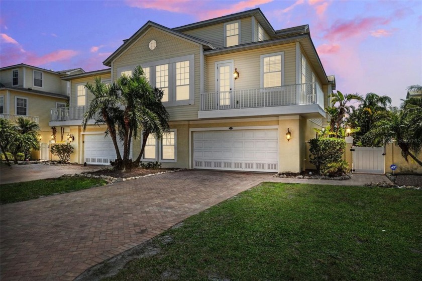 Welcome to your dream island retreat! Nestled in the heart of - Beach Townhome/Townhouse for sale in Holmes Beach, Florida on Beachhouse.com