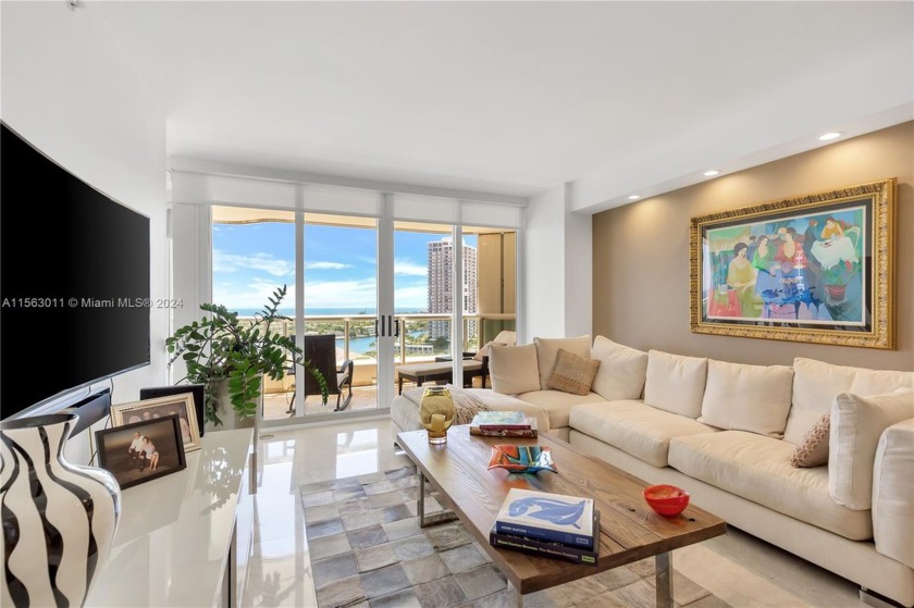 TURN-KEY UPDATED 2 BEDROOM + DEN UNIT WITH A MAGNIFICENT - Beach Condo for sale in Aventura, Florida on Beachhouse.com