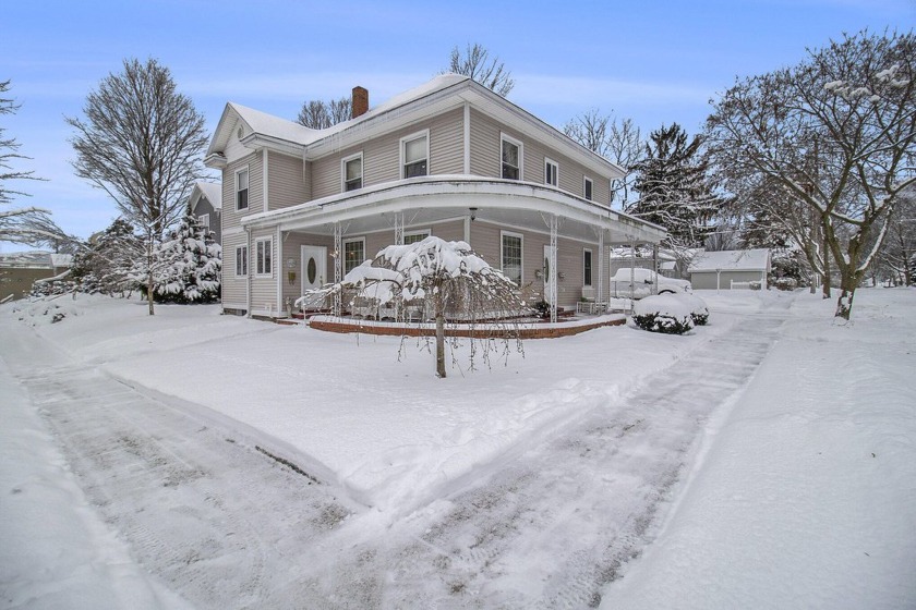 AN AMAZING LUDINGTON LOCATION! - This 3 unit is in close - Beach Lot for sale in Ludington, Michigan on Beachhouse.com