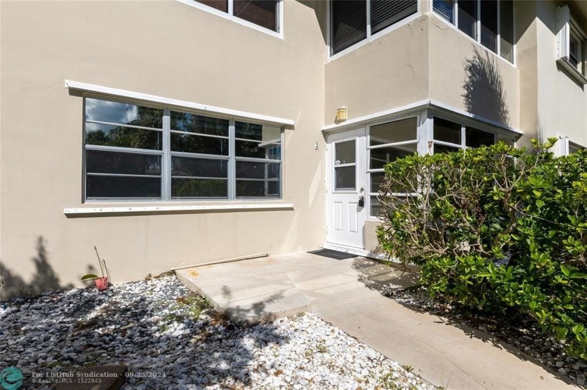 Motivated Seller!! Unique Corner Unit Condo in Lighthouse Point.
 - Beach Condo for sale in Lighthouse Point, Florida on Beachhouse.com