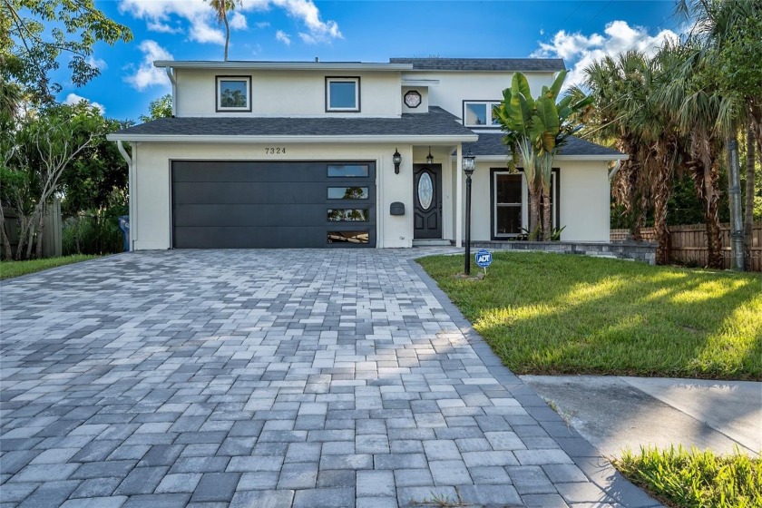 Come live where everyone goes on vacation! This is a beautiful - Beach Home for sale in Sarasota, Florida on Beachhouse.com