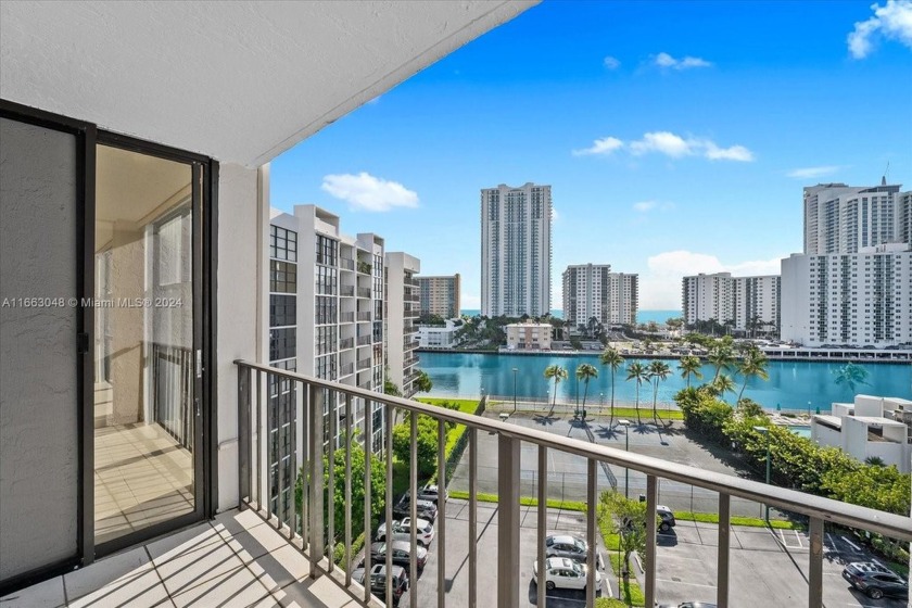 TOP VALUE at Ocean View Park Condo!      IMPRESSIVE PANORAMIC - Beach Condo for sale in Hallandale Beach, Florida on Beachhouse.com