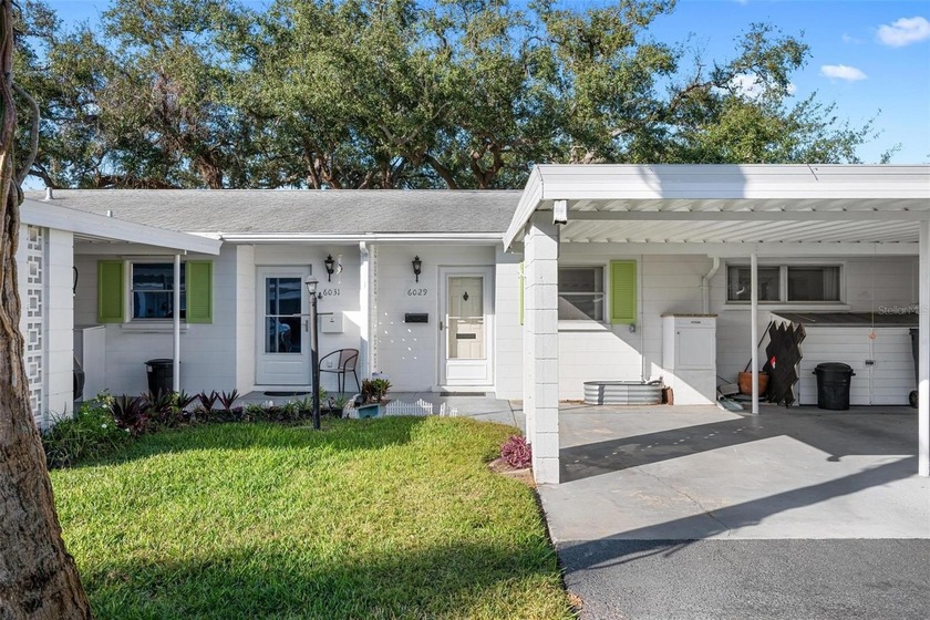 Welcome Home to this Cute Condo in a Great Location!! This is a - Beach Condo for sale in Bradenton, Florida on Beachhouse.com
