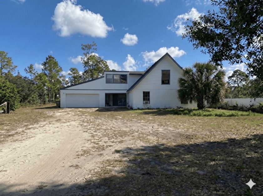 Welcome to your next sweat equity opportunity: a spacious - Beach Home for sale in Lehigh Acres, Florida on Beachhouse.com