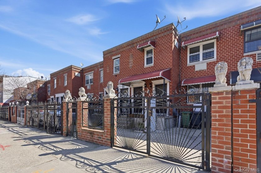 Welcome to a beautifully maintained and thoughtfully upgraded - Beach Home for sale in Brooklyn, New York on Beachhouse.com