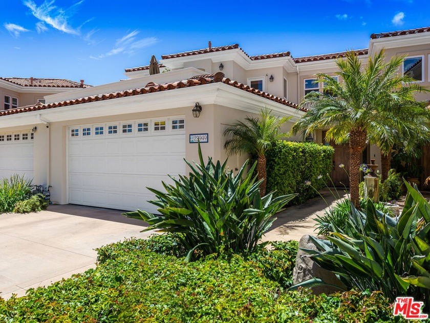 This spacious and thoughtfully upgraded two-bedroom - Beach Townhome/Townhouse for sale in Malibu, California on Beachhouse.com