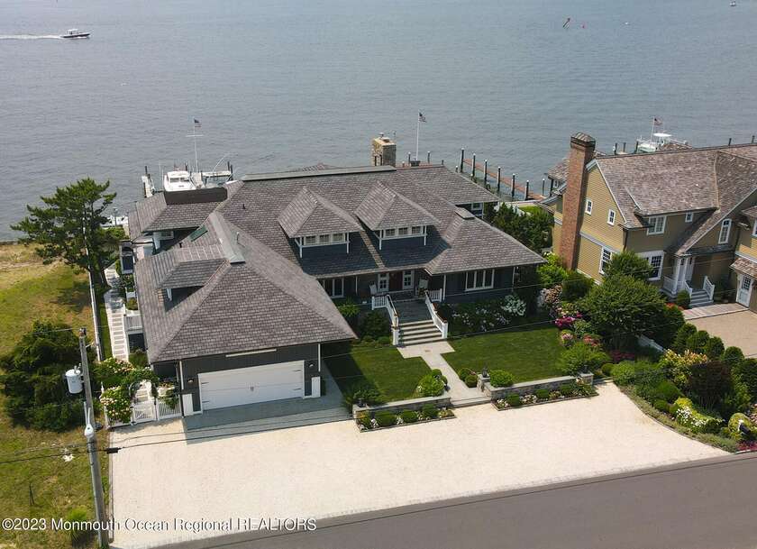 Single Family Residence, Custom - Mantoloking, NJ This - Beach Home for sale in Mantoloking, New Jersey on Beachhouse.com