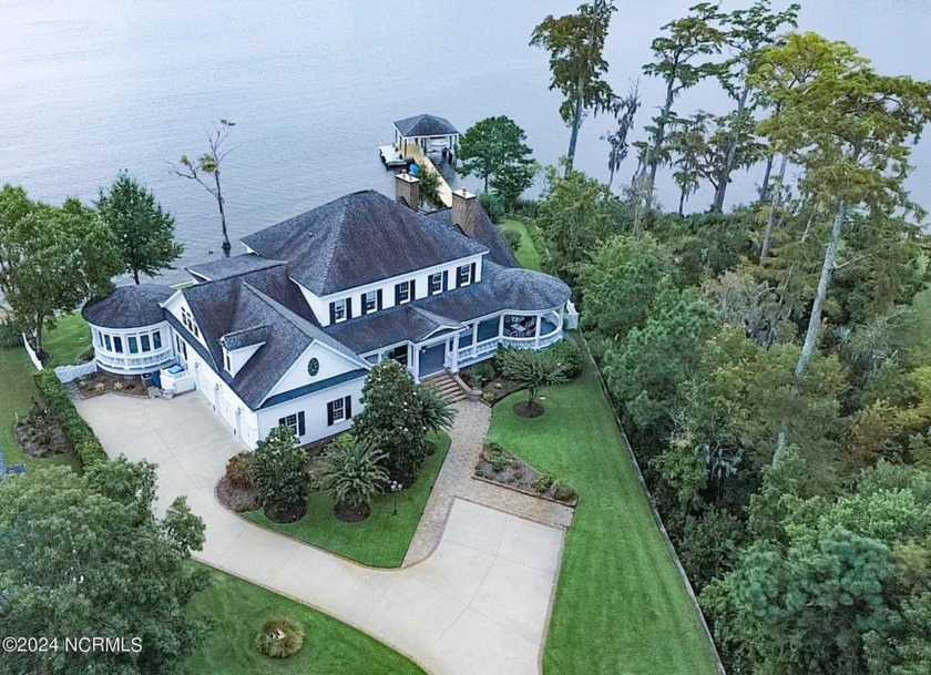 Exquisite coastal luxury.....that's the only way to describe - Beach Home for sale in Hertford, North Carolina on Beachhouse.com